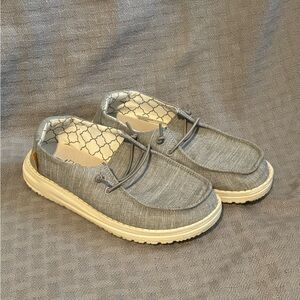 Hey Dude Girls size 2